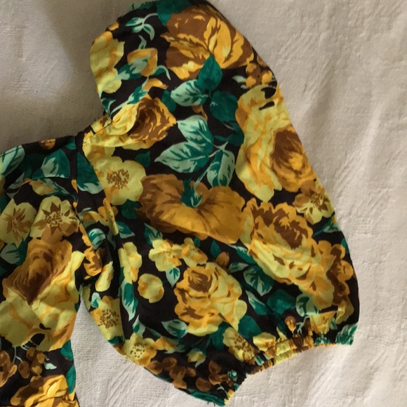 Lauren Ashley x urban outfitters floral cropped blouse - Picture 2 of 5